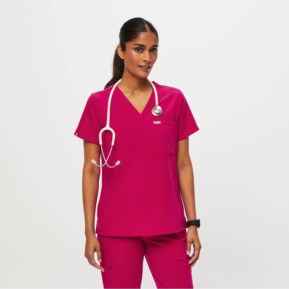 Figs Catarina one pocket scrub top in Ultra Rose size small